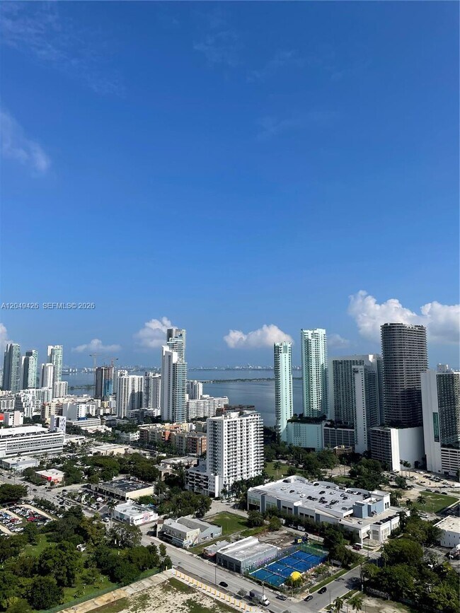 Foto del edificio - 1600 NE 1st Ave