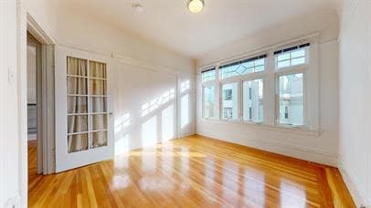 Building Photo - "Spacious 2-Bed Sanctuary in the Heart of ...