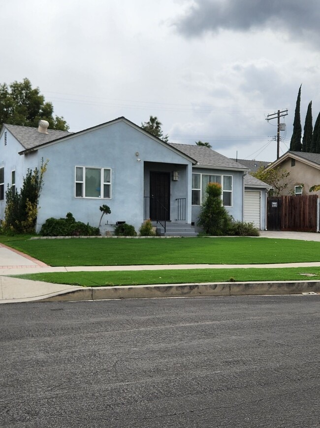 Building Photo - 5709 Enfield Ave