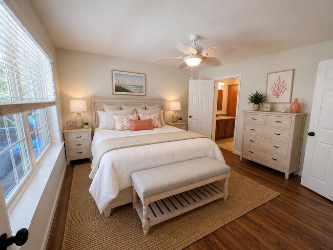 Building Photo - 2094 Fieldcrest Dr