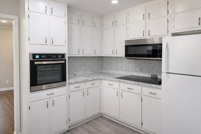 Foto del edificio - 1290 Teakwood Trail