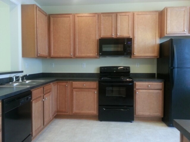 Foto del edificio - 2446 N Berkshire Rd