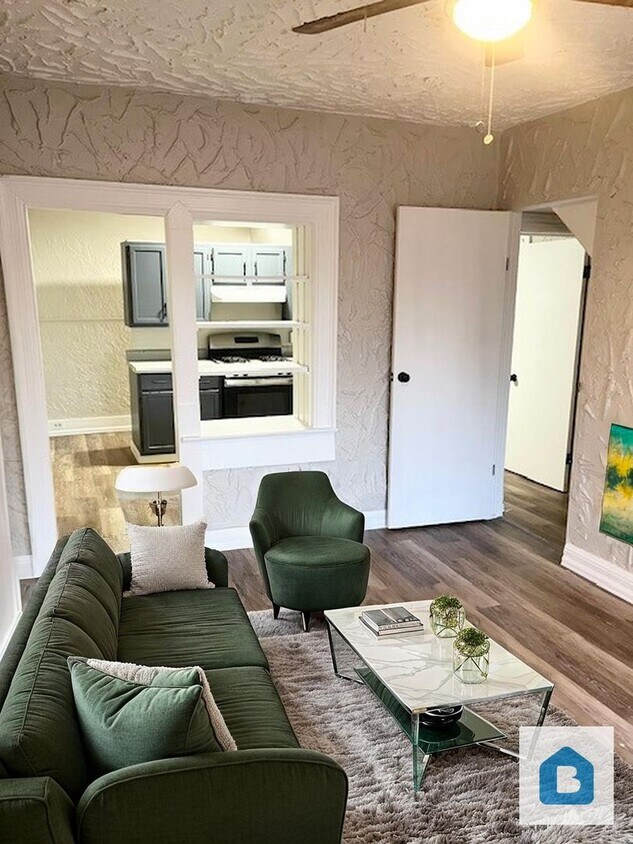 Primary Photo - 432 E Brookside St