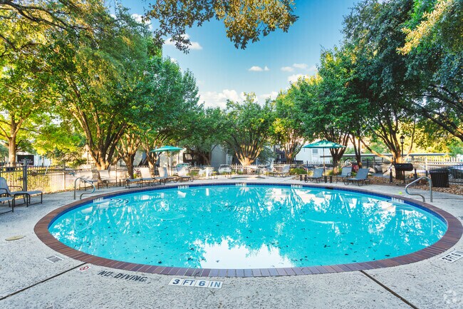 Grove at Northwest Hills Apartments Austin, TX