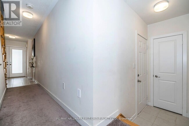 Building Photo - 2519 Castlegate Crossing