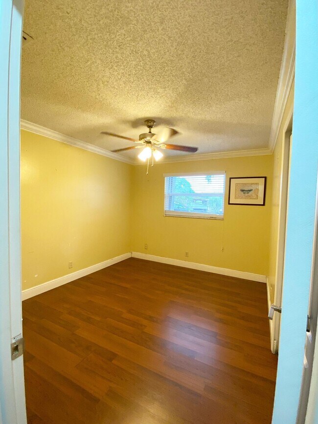 Foto del edificio - 2868 Lillian Ln