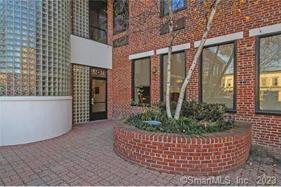 Building Photo - 32 Haviland St