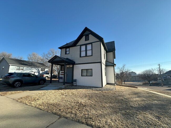 Building Photo - 302 N Spring Ave