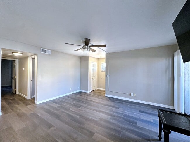Building Photo - REMODELED 2 BEDROOM DOWNSTAIRS CONDO IN GATED COMMUNITY
