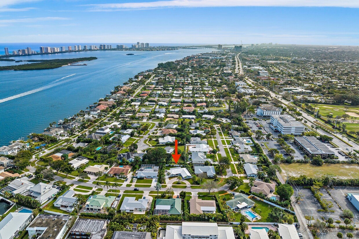 Primary Photo - 130 Gulfstream Rd