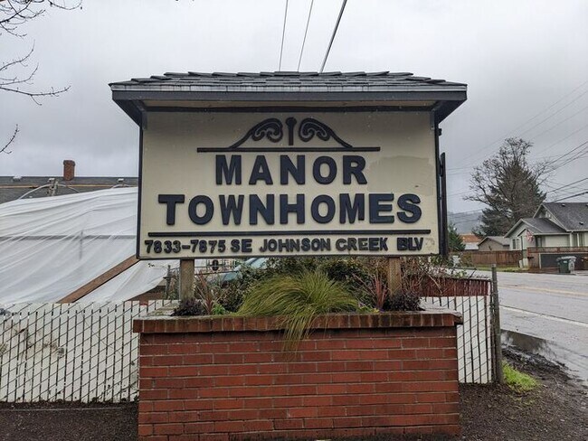 Foto del edificio - 7867 SE Johnson Creek Blvd