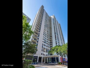 Building Photo - 1460 N Sandburg Terrace