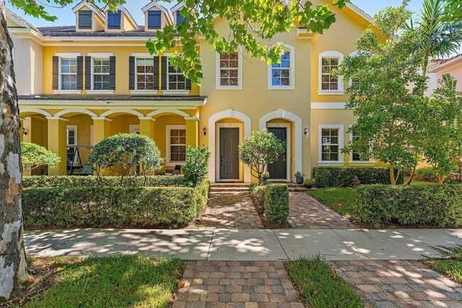 Photo - 150 Lismore Ln Townhome