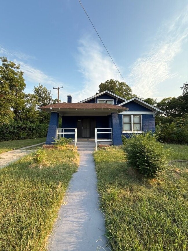 Building Photo - 1048 E McLemore Ave