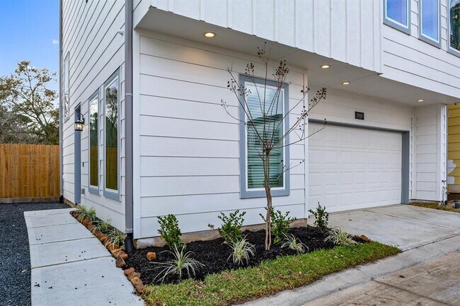 Foto del edificio - 1909 Lonestar Brook Ln