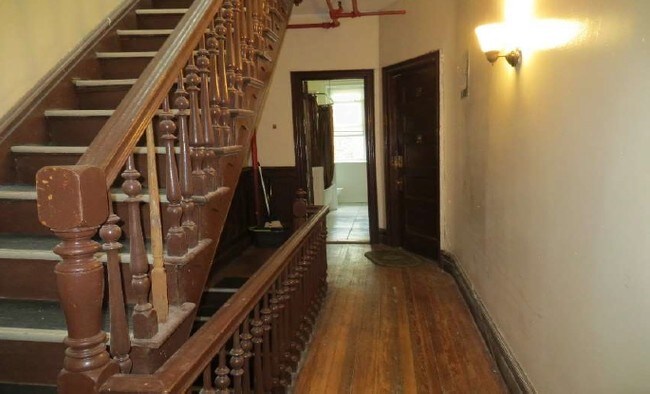 Interior Photo - 533 W 162nd St