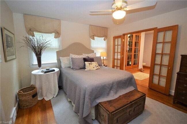Building Photo - Renovated Kirkwood home for rent!!