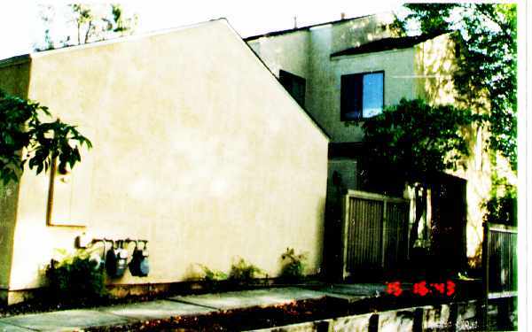Building Photo - 2900-2908 Tachevah Dr