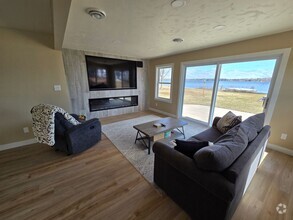 Building Photo - 1693 W Butte Des Morts Beach Rd