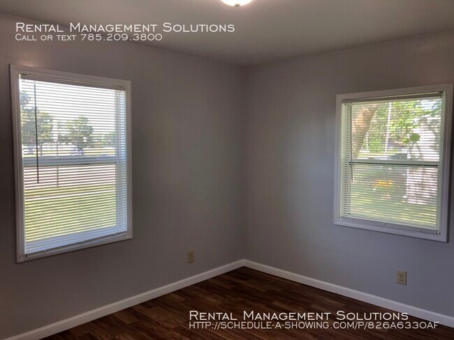 Building Photo - NEW LISTING--1300 SW 37th