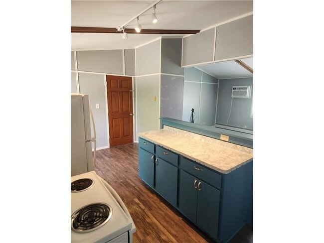 Building Photo - 255 6th Ave NE