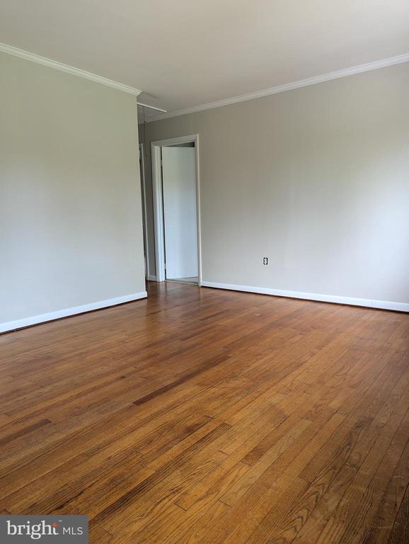 Foto del edificio - 8608 Linton Hall Rd
