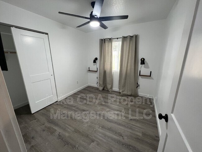 Building Photo - 1575 West Orchard Avenue