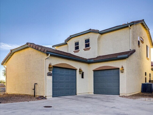 Building Photo - PROMO 1/2 OFF FIRST MONTH'S RENT!!*