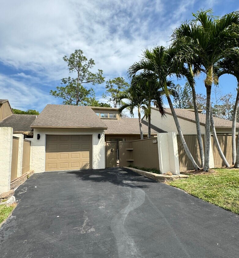 Foto principal - 12609 Shady Pines Ct