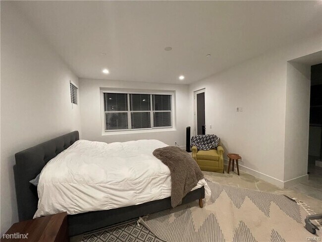 Building Photo - 4 br, 3.5 bath House - 26356 Paseo Sillin