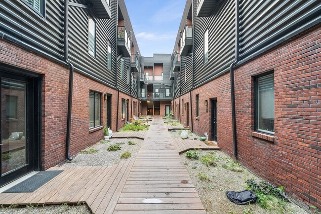 Photo - 203-213 W Norris St, 2007 N Philip St - TH4 Townhome
