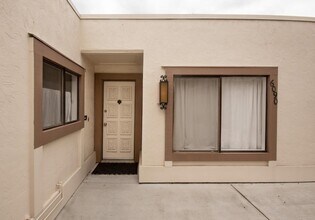 Building Photo - 6090 Montgomery Ct