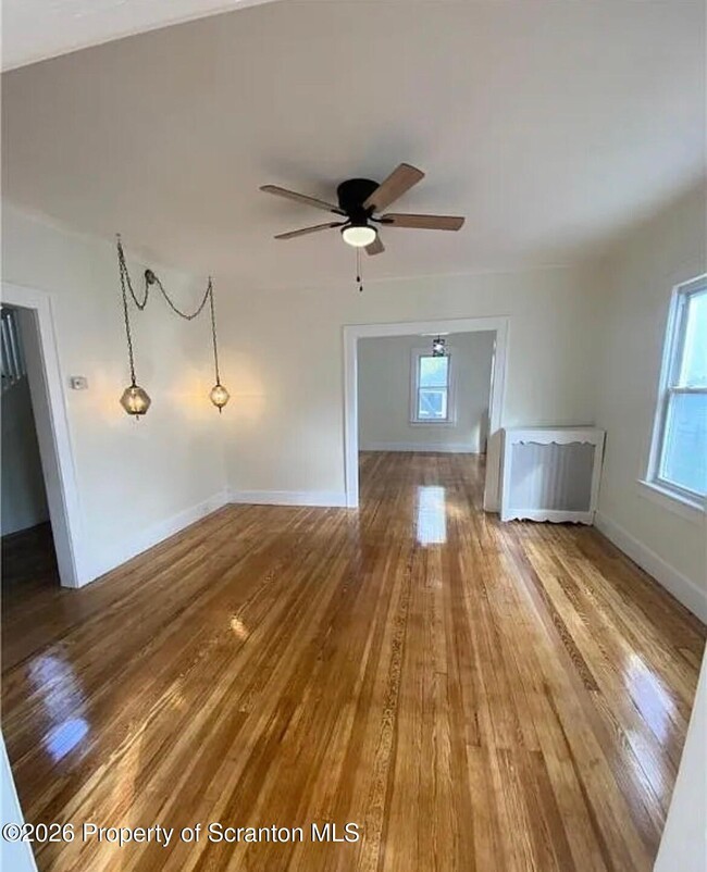 Foto del edificio - 24 Stafford Ave