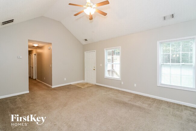 Building Photo - 6013 Radford Dr