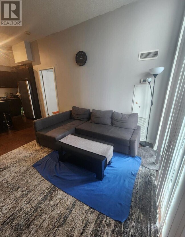 Photo du bâtiment - 365 Prince of Wales Dr