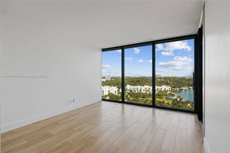 Building Photo - 601 NE 36th St