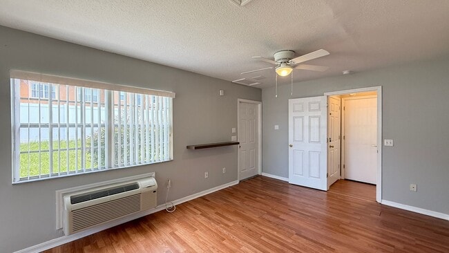 Building Photo - 871 Orchid Dr