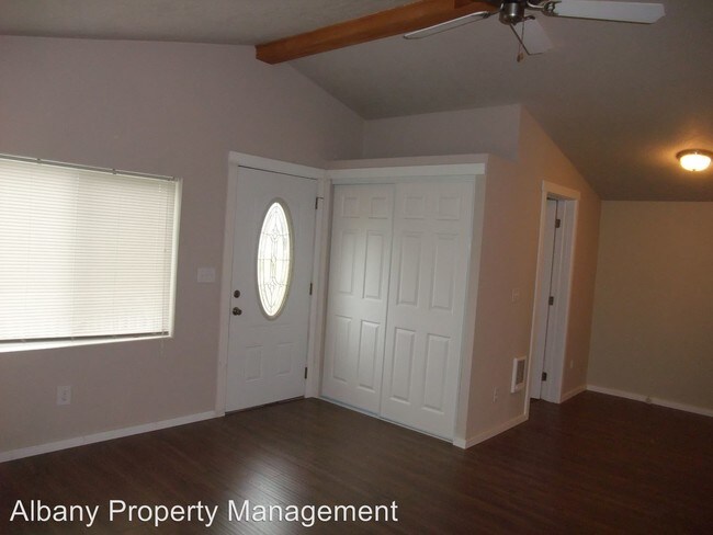 Foto del edificio - 520 Queen Ave SE