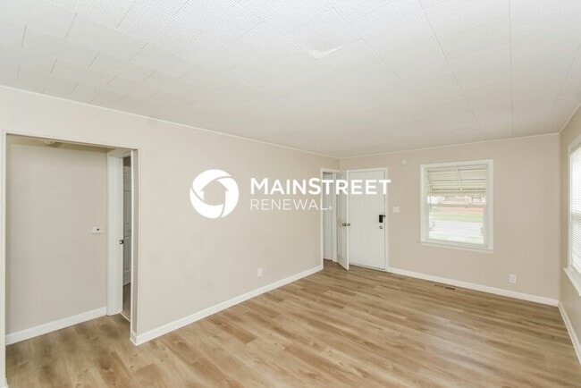 Building Photo - 3 Bedroom Pet-Friendly Home in Indianapoli...