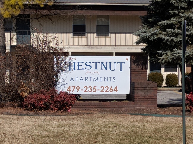 Chestnut_Sign - Chestnut Apartments