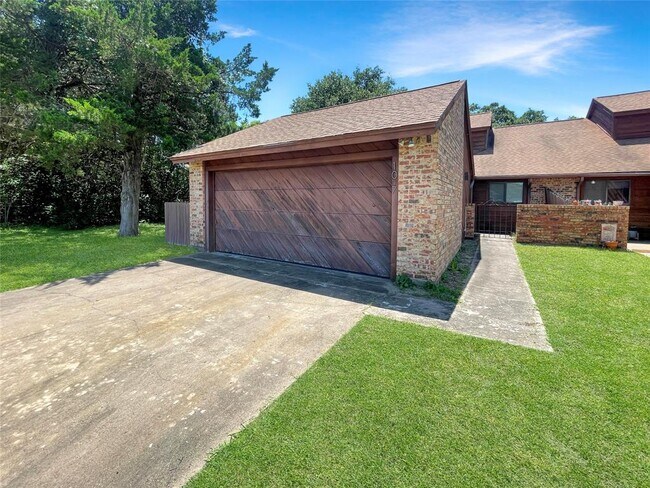 Building Photo - 107 Jurek Ln