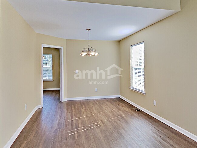 Foto del edificio - 5219 Cloister Dr