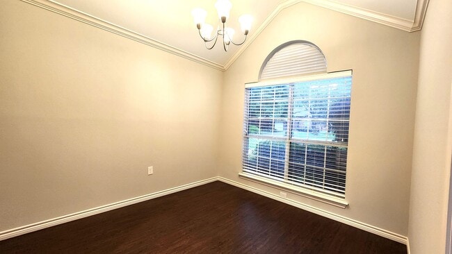Building Photo - 3817 Yellowstone Pl