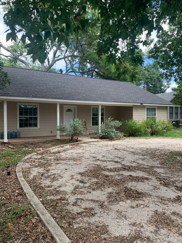 1510 Owens St, San Marcos, TX 78666 House Rental in San Marcos, TX