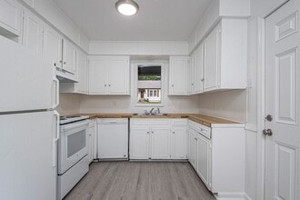 Building Photo - 615 Mimi Ln