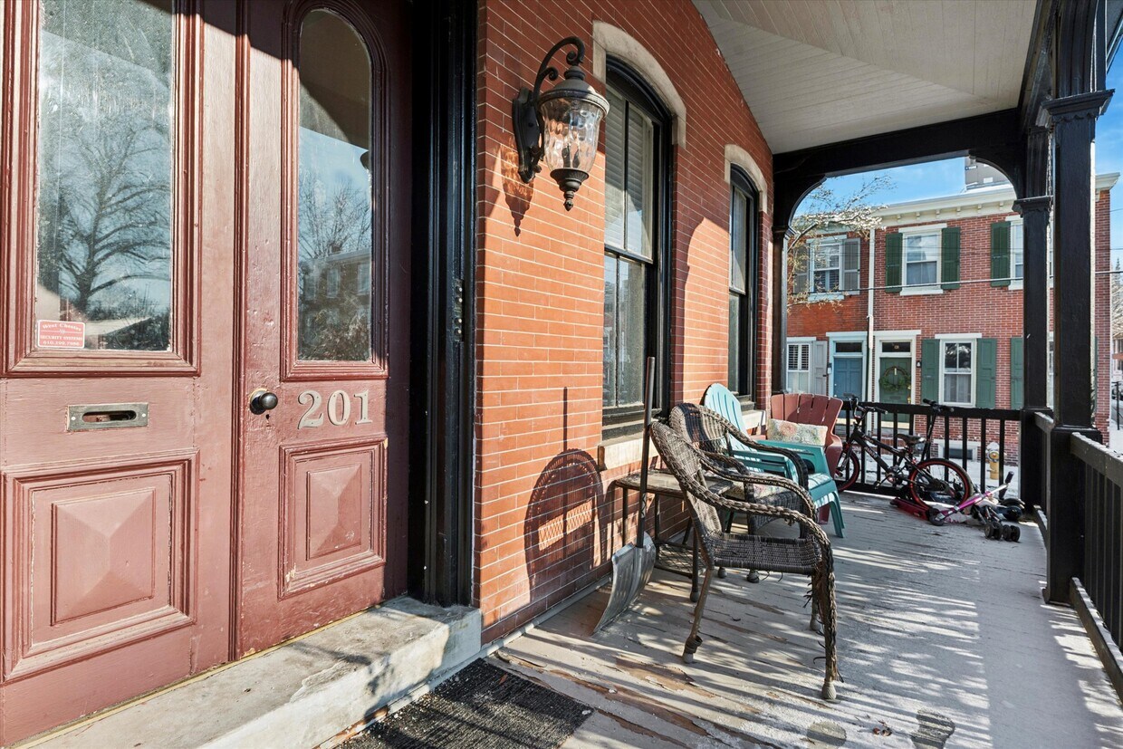 Foto del edificio - 201 W Barnard St