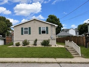 Building Photo - 213 S Hamilton Ave