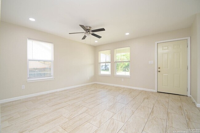 Foto del edificio - 1638 Peck Ave