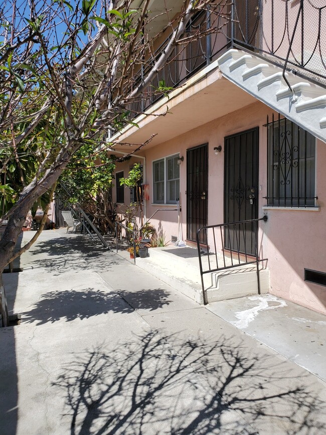 Building Photo - 11821 Jefferson Blvd