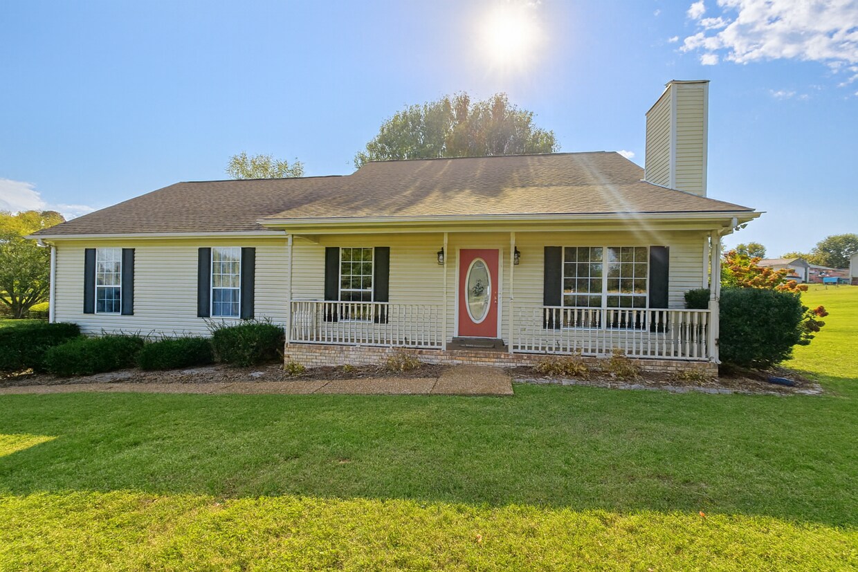 $2595 - 3 Bedrooms 2.5 Bath Country Home - $2595 - 3 Bedrooms 2.5 Bath Country Home